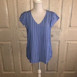 |DONATING SOON| NWOT Old Navy Blouse. Size XS.